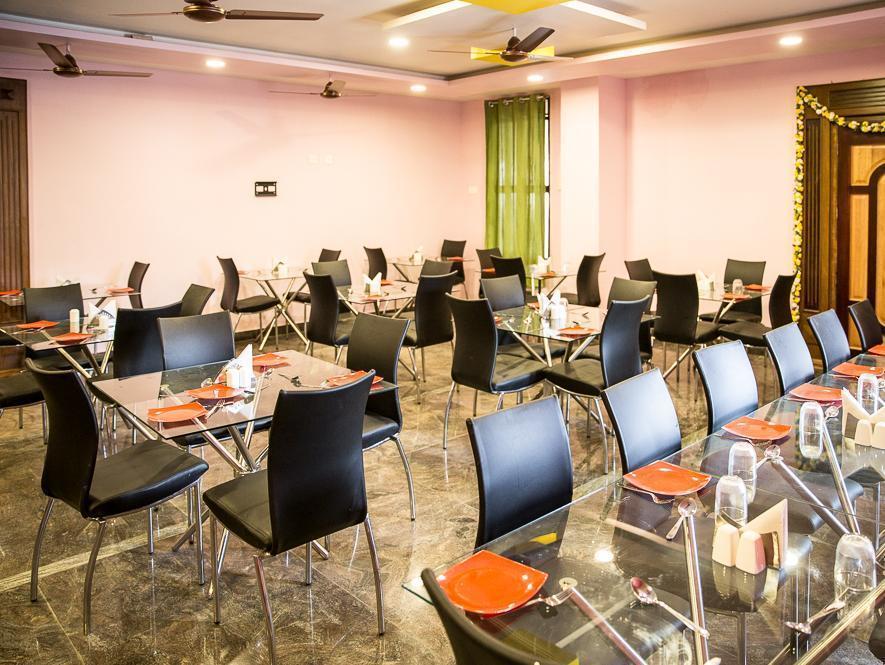 Touchstone Resort Йелагири Екстериор снимка