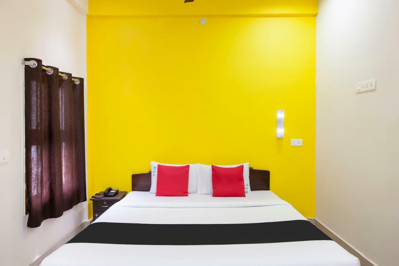 Touchstone Resort Йелагири Екстериор снимка