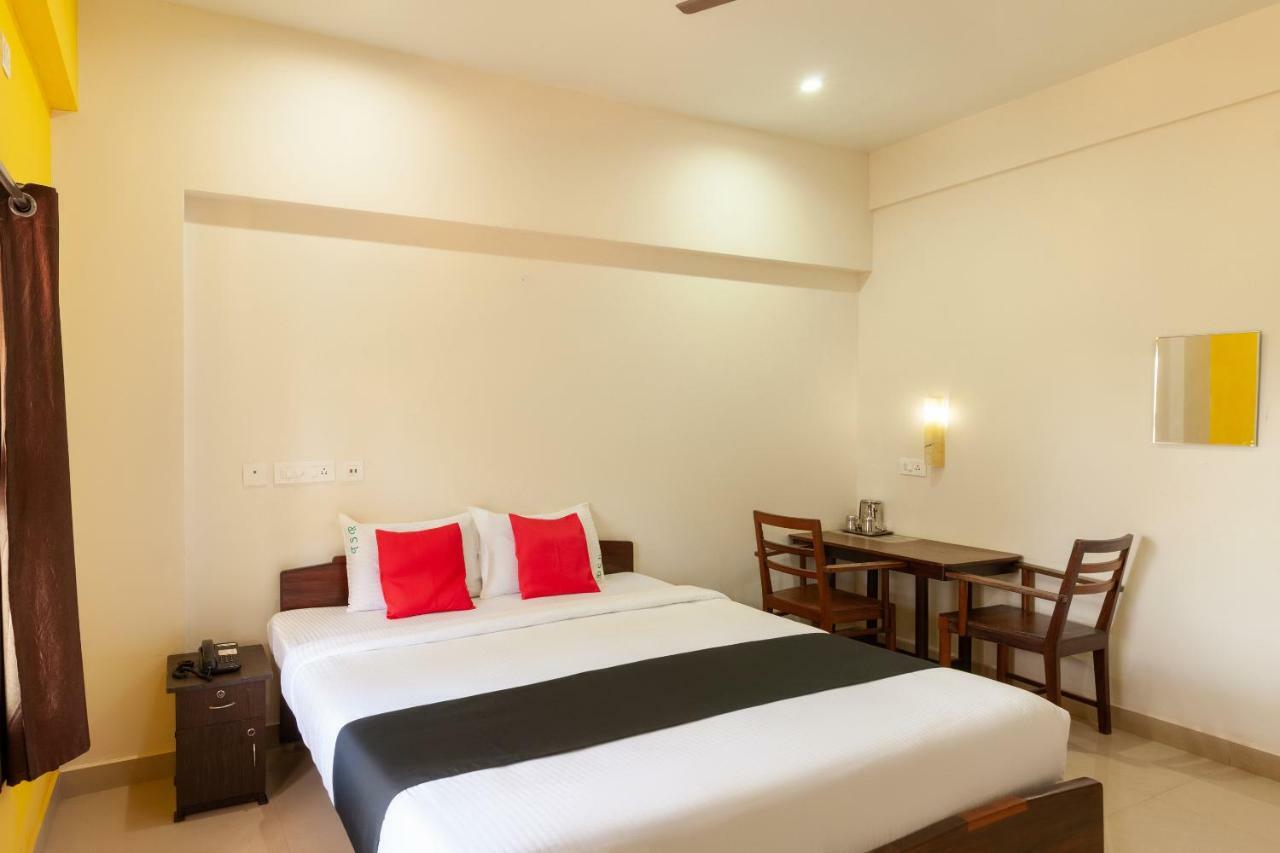 Touchstone Resort Йелагири Екстериор снимка