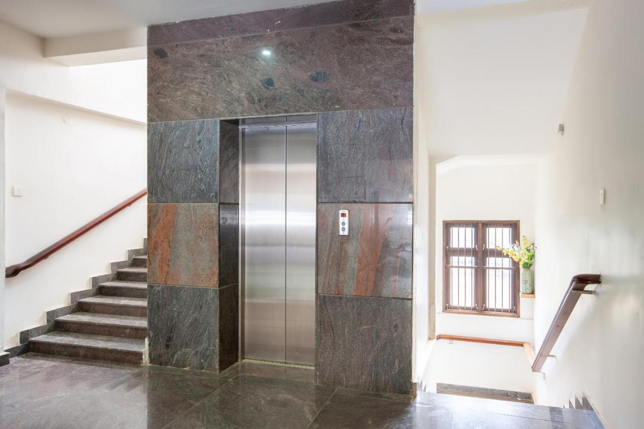 Touchstone Resort Йелагири Екстериор снимка